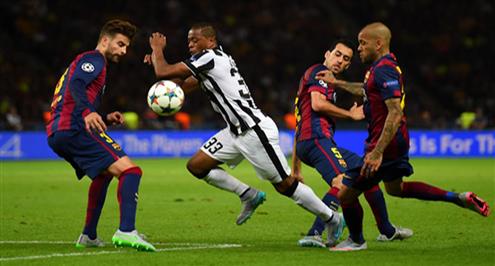 بيكيه يهين المدريديين خلال احتفاله بكأس السوبر الأوروبي